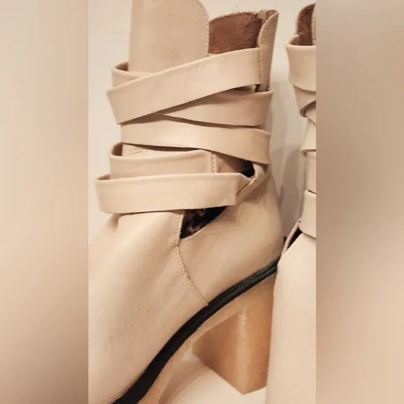 Free People Jesse Women's Cutout Boots In Ivory Size 8.5/39
