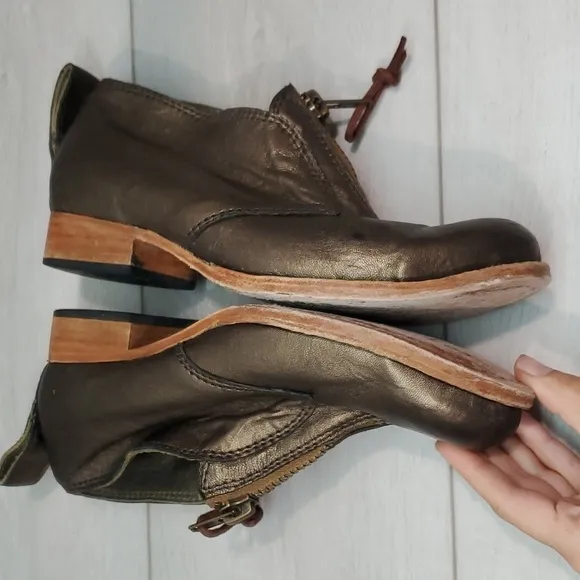 Free People Jim Barnier Womens Boho Leather Moto Heels shoes sz 9.5 USA