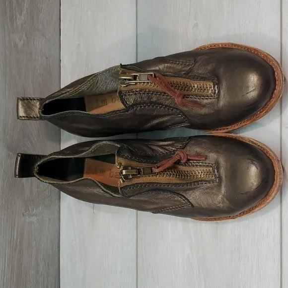 Free People Jim Barnier Womens Boho Leather Moto Heels shoes sz 9.5 USA