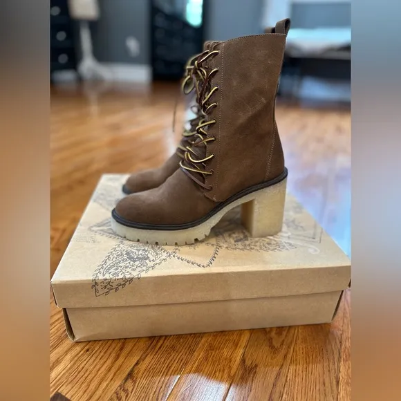 Free people taupe Dylan lace up boots