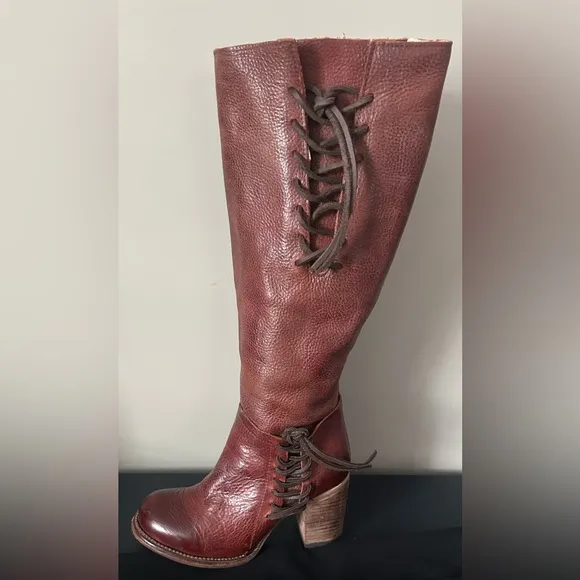 FREEBIRD BARCLAY SZ 6 EUC