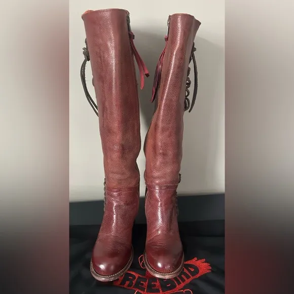 FREEBIRD BARCLAY SZ 6 EUC