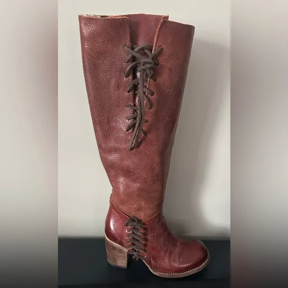 FREEBIRD BARCLAY SZ 6 EUC