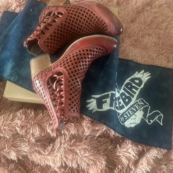FREEBIRD Lazor Booties