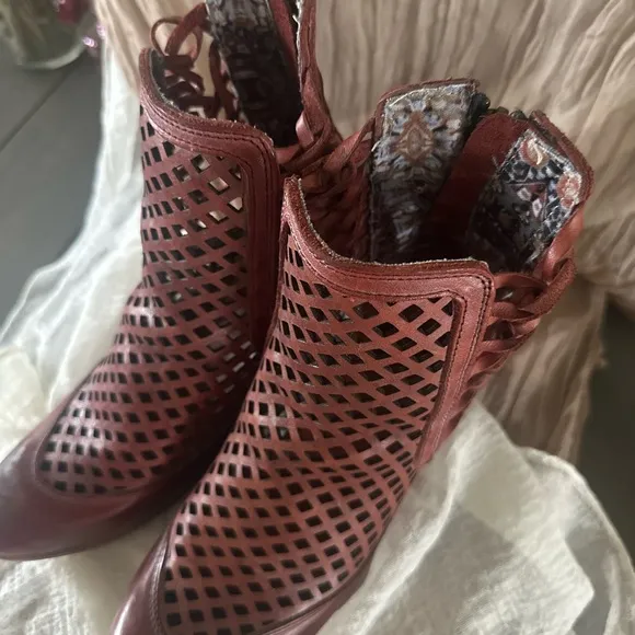 FREEBIRD Lazor Booties