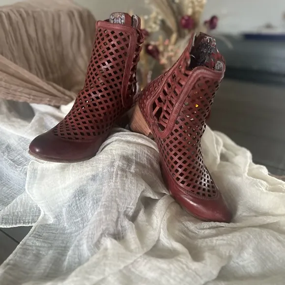 FREEBIRD Lazor Booties