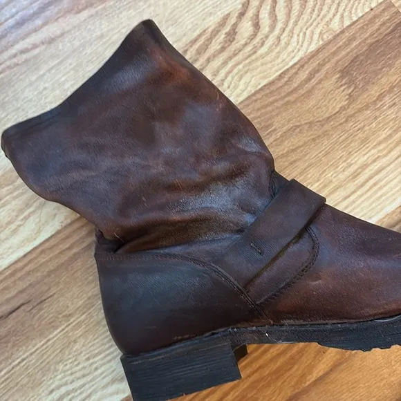 Frye #76509 Veronica Short Womens Harness Riding Motorcycle Leather Boots Sz 7.5