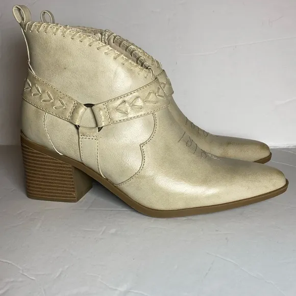 Frye &amp; Co Women's Cream Palma Stacked Heel Faux Leather Ankle Boots