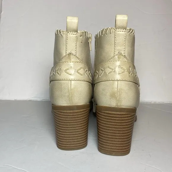 Frye &amp; Co Women's Cream Palma Stacked Heel Faux Leather Ankle Boots