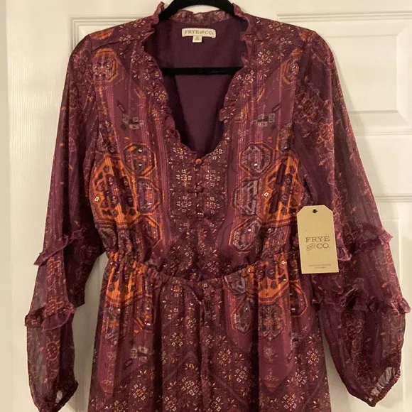 FRYE AND CO DRESS SIZE M BRAND NEW PERFECT WITH FRYE BOOTS LONG SLEEVES