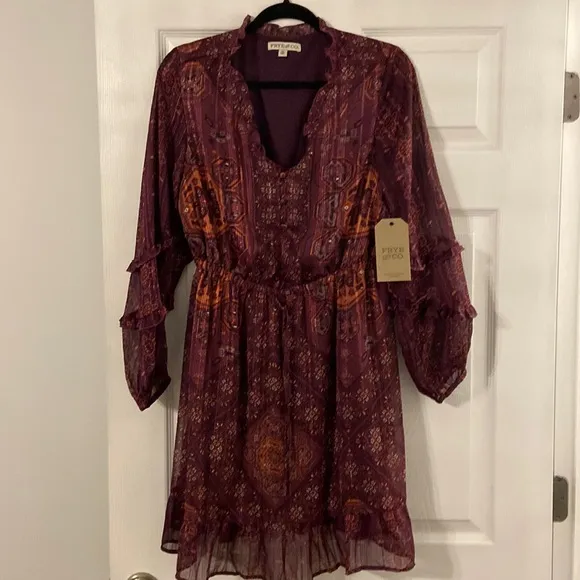 FRYE AND CO DRESS SIZE M BRAND NEW PERFECT WITH FRYE BOOTS LONG SLEEVES