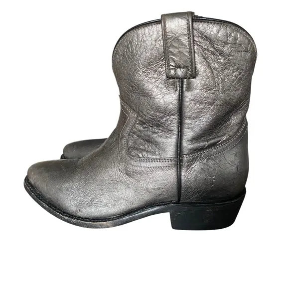Frye Billy Short Ankle Dark Pewter Boots Silver Metallic size 8