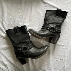 Frye Carmen Harness Short Boots in dusty black
