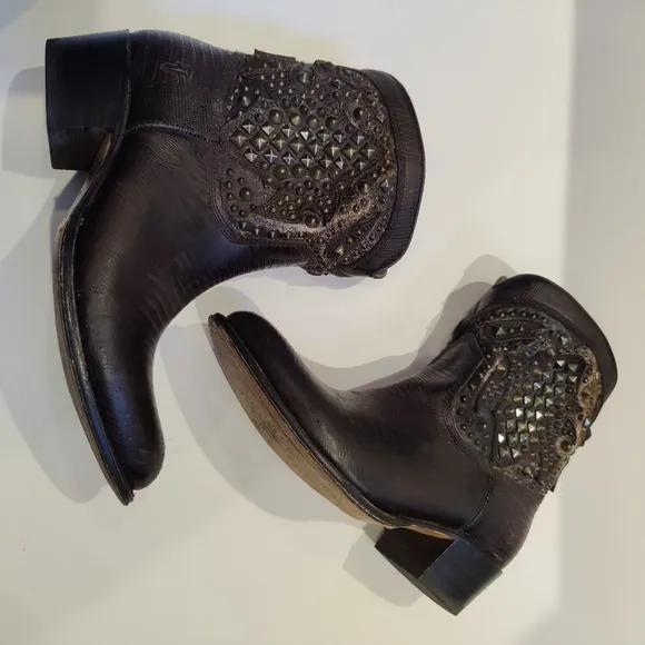 Frye Deborah Deco Short Boots Dark Brown