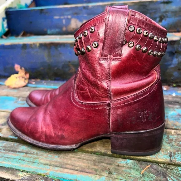FRYE Diana Cut Stud Short Western Leather Ankle Boots