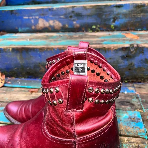 FRYE Diana Cut Stud Short Western Leather Ankle Boots