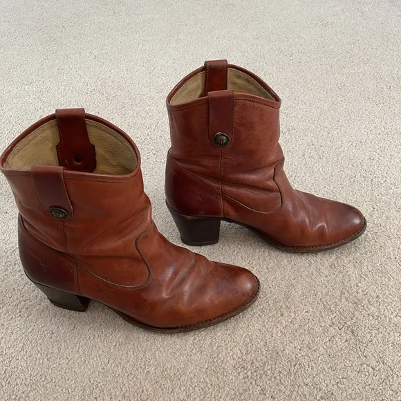 Frye Jackie Button Short Boots