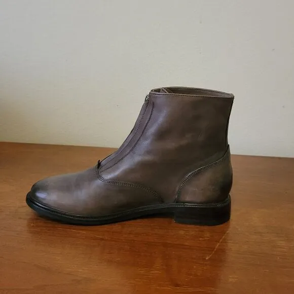 Frye Kelly front-zip bootie in grey leather, size 9M