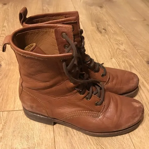 FRYE Leather Lace up Tan boot