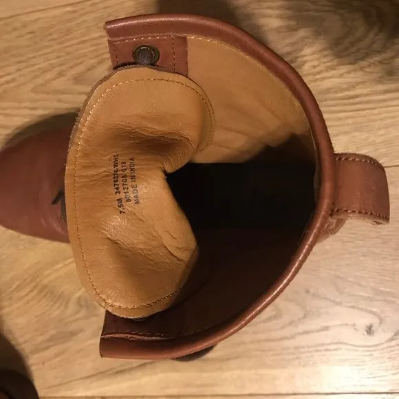 FRYE Leather Lace up Tan boot
