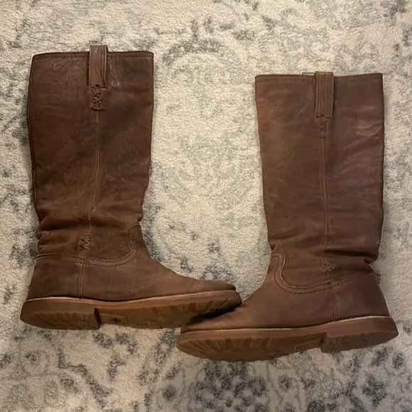 Frye leather pull on riding boots brown