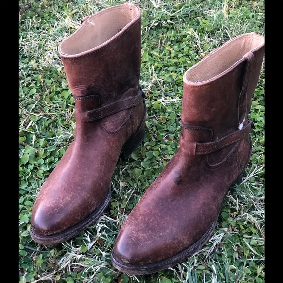 FRYE LINDSEY SHORT BOOTS