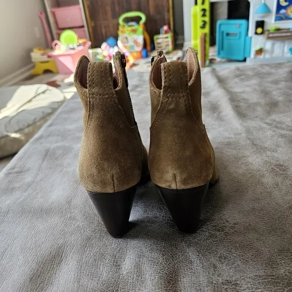 Frye Madeline Short In Cashew Brown Ankle Boots