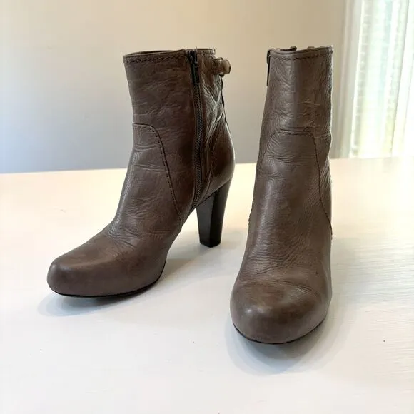Frye Marissa Women's Gray Leather Zip Up Ankle Bootie Heels Style 3476922 Size 7
