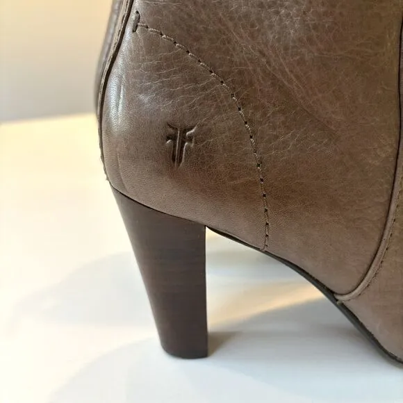 Frye Marissa Women's Gray Leather Zip Up Ankle Bootie Heels Style 3476922 Size 7