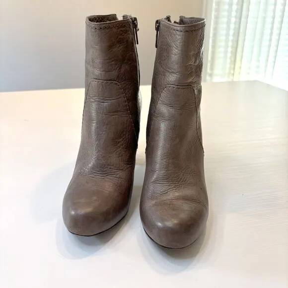 Frye Marissa Women's Gray Leather Zip Up Ankle Bootie Heels Style 3476922 Size 7