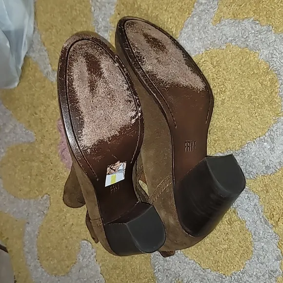 FRYE Meghan Toffee Brown Suede Leather Strappy Ankle Booties Boots 3” Heel 9.5B