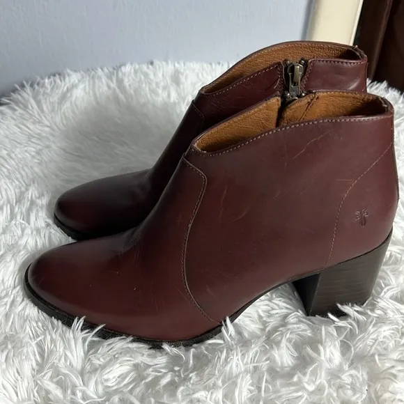 Frye Nora Brown Leather Short Ankle Heeled Zip Boots 8M