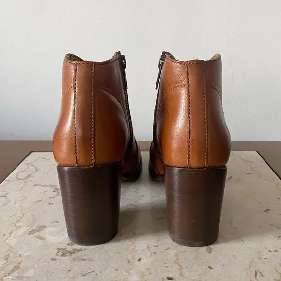 FRYE Nora Zip Short Ankle Boots Leather Women Size 7B Nutmeg Brown 79929 Western