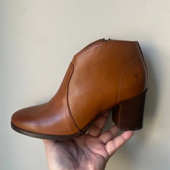 FRYE Nora Zip Short Ankle Boots Leather Women Size 7B Nutmeg Brown 79929 Western
