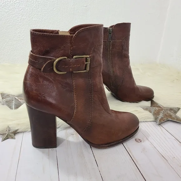 Frye Parker D-Ring Short Cognac Leather Zip Up Belted Heeled Ankle Bootie size 8
