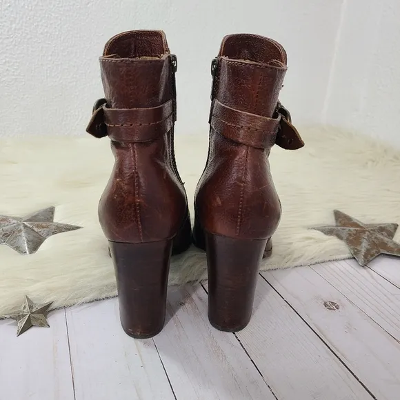 Frye Parker D-Ring Short Cognac Leather Zip Up Belted Heeled Ankle Bootie size 8