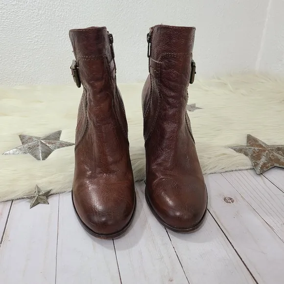 Frye Parker D-Ring Short Cognac Leather Zip Up Belted Heeled Ankle Bootie size 8