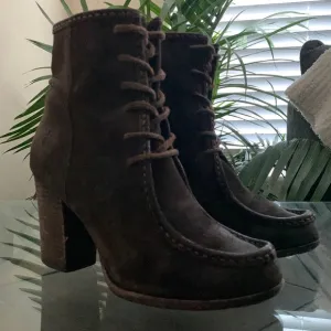 FRYE Parker Moc Short Suede Lace Up Boots