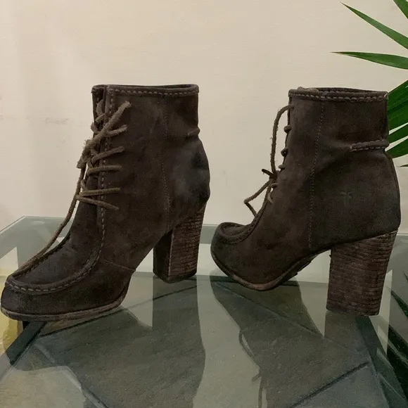 FRYE Parker Moc Short Suede Lace Up Boots