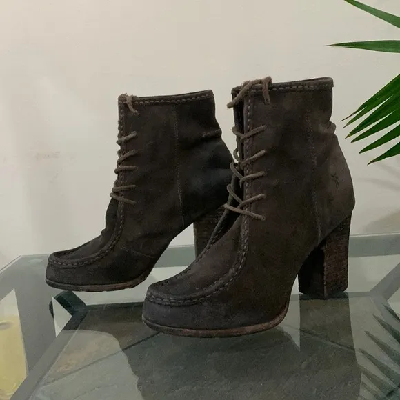 FRYE Parker Moc Short Suede Lace Up Boots