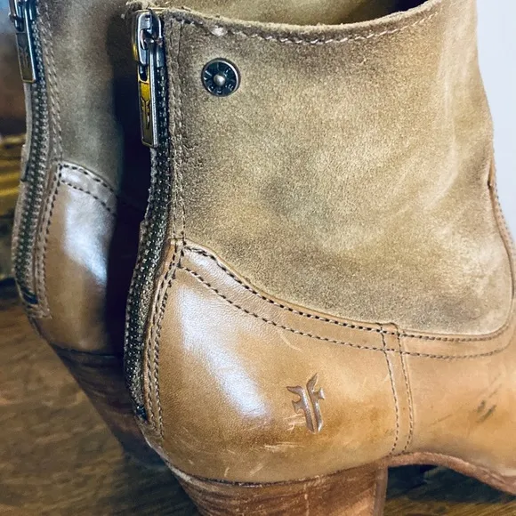 Frye Tessa Zip Antiqued Short Boots 9