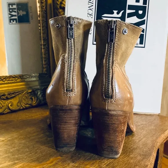 Frye Tessa Zip Antiqued Short Boots 9