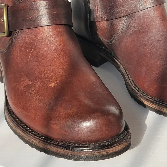 Frye Veronica Distressed Leather Brown Motorcycle Buckled Short Bootie Size 8B