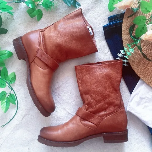Frye Veronica short boots