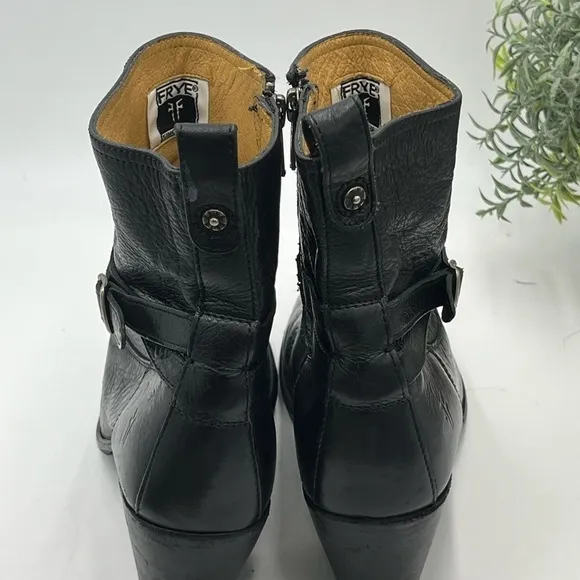 FRYE Womens 76291 Jackie Rivet Short Ankle Black Leather Heel Bootie Sz 7.5