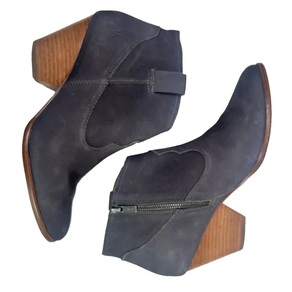 FRYE Womens Gray Nubuck Leather Western Ankle Bootie Size 9.5 US Zip