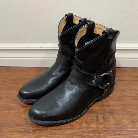 FRYE | WYATT HARNESS SHORT BLACK LEATHER BOOTS