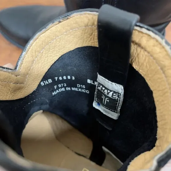 FRYE | WYATT HARNESS SHORT BLACK LEATHER BOOTS