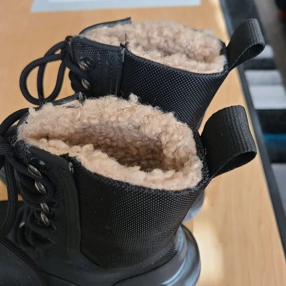 Ganni combat boots rubber  shell faux fur Black Chunky Log Sole Boots 5/35 new