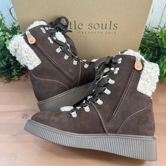 Gentle Souls by Kenneth Cole Women's Behann Alpine Lace-up Boots Size 8.5